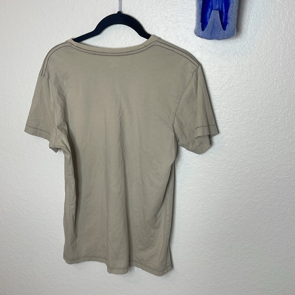 🧴Banana Republic Graphic Tee🧴 - Picture 5 of 5